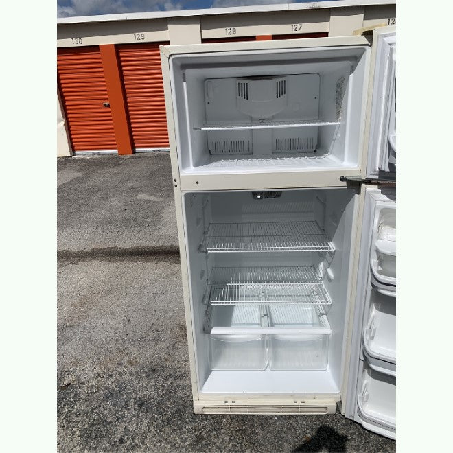Frigidaire Top and Bottom Refrigerator Frigidaire Top and Bottom Refrigerator